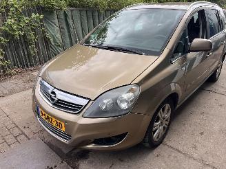 skadebil auto Opel Zafira CDT 7 persoons 2013/1