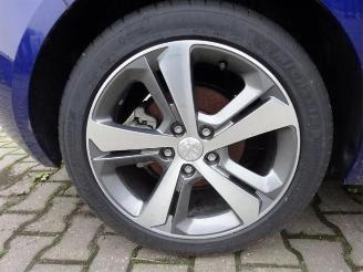 Peugeot 308  picture 8