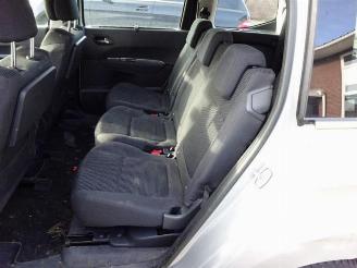 Peugeot 5008 5008 I (0A/0E), MPV, 2009 / 2017 1.6 VTI 16V picture 11