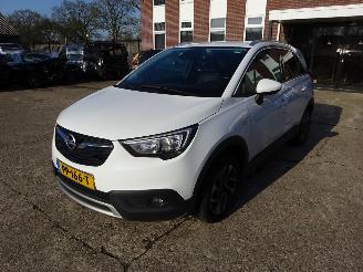 Opel Crossland 1.2 benzine met motorschade picture 3