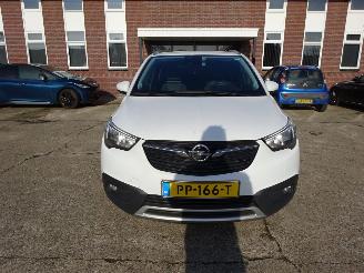 Opel Crossland 1.2 benzine met motorschade picture 2