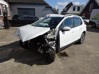 Coche siniestrado Peugeot 2008 2008 (CU), MPV, 2013 / 2019 1.2 Vti 12V PureTech 82 2014/4