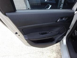 Peugeot 308 308 SW (L4/L9/LC/LJ/LR), Combi 5-drs, 2014 / 2021 1.6 BlueHDi 115 picture 10