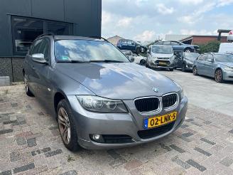 BMW 3-serie 320 i spacegrau metallic a52 picture 1
