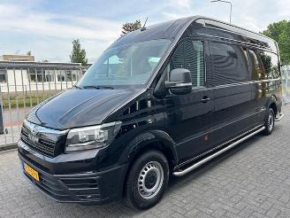 skadebil bedrijf Volkswagen Crafter 35 2.0 TDI L4H3 Highline 2023/3