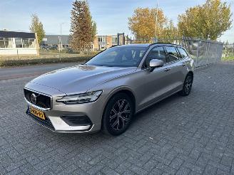 Volvo V-60 2.0 B3 Essential Edition picture 1