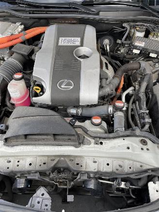 Lexus IS 300h Sport Edition picture 11