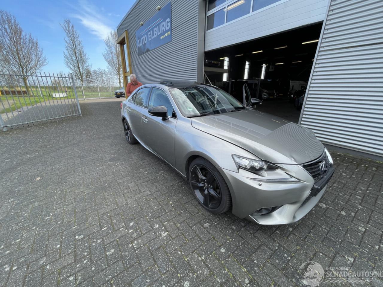 Lexus IS 300h Sport Edition