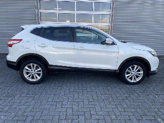 Nissan Qashqai 1.2 Connect Edition picture 2