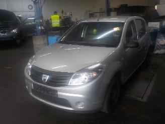 Dacia Sandero Sandero Hatchback 1.2 16V (D4F-732) [55kW]  (11-2008/...) picture 1
