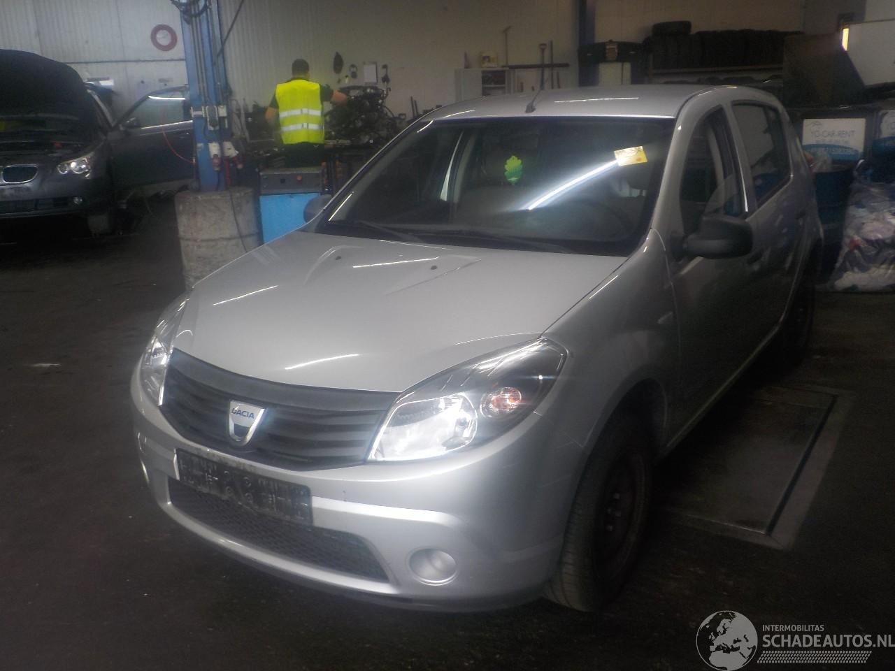 Dacia Sandero Sandero Hatchback 1.2 16V (D4F-732) [55kW]  (11-2008/...)