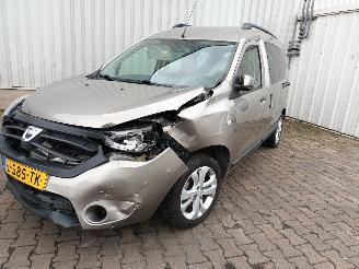 damaged passenger cars Dacia Dokker Dokker (0S) MPV 1.2 TCE 16V (H5F-408) [85kW]  (11-2012/...) 2014/2