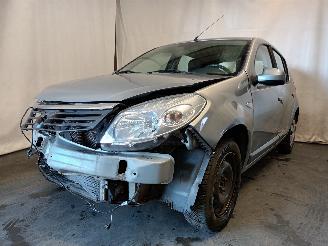 damaged passenger cars Dacia Sandero Sandero I (BS) Hatchback 1.4 LPG (K7J-714) [53kW]  (01-2009/12-2012) 2010/6