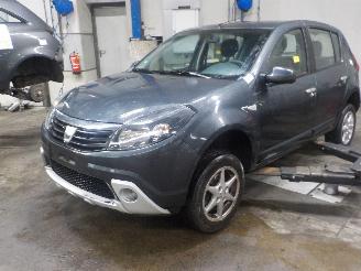 Dacia Sandero Sandero I (BS) Hatchback 1.6 (K7M-710) [64kW]  (06-2008/12-2012) picture 1