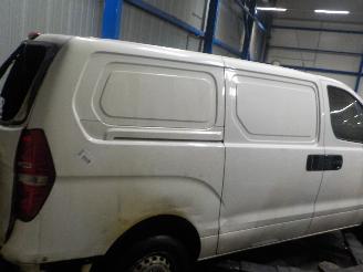 Hyundai H-300 H-300 Van 2.5 CRDi (D4CB) [85kW]  (01-2009/...) picture 3