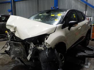 Uttjänta bilar auto Renault Captur Captur (2R) SUV 0.9 Energy TCE 12V (H4B-408(H4B-B4)) [66kW]  (06-2013/=
=2E..) 2015