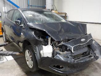 Kia Cee d Cee'd (JDB5) Hatchback 5-drs 1.4i 16V (G4FA) [73kW]  (05-2012/07-2018)= picture 2