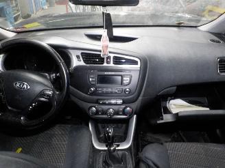 Kia Cee d Cee'd (JDB5) Hatchback 5-drs 1.4i 16V (G4FA) [73kW]  (05-2012/07-2018)= picture 5