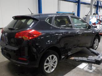 Kia Cee d Cee'd (JDB5) Hatchback 5-drs 1.4i 16V (G4FA) [73kW]  (05-2012/07-2018)= picture 3