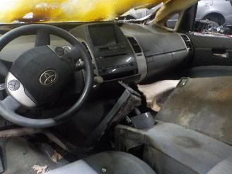 Toyota Prius Prius (NHW20) Liftback 1.5 16V (1NZ-FXE) [82kW]  (09-2003/12-2009) picture 5