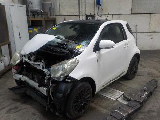 Vrakbiler auto Toyota iQ iQ Hatchback 3-drs 1.0 12V VVT-i (1KR-FE) [50kW]  (01-2009/12-2015) 2009/2