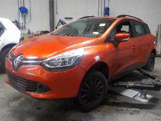 Sloopauto Renault Clio Clio IV Estate/Grandtour (7R) Combi 5-drs 0.9 Energy TCE 90 12V (H4B-4=
08(H4B-B4)) [66kW]  (01-2013/08-2021) 2015