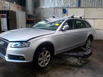 Démontage voiture Audi A4 A4 Avant (B8) Combi 1.8 TFSI 16V (CDHB(Euro 5)) [118kW]  (11-2007/03-2=
012) 2011