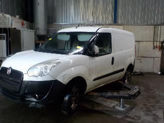 Vrakbiler auto Fiat Doblo Doblo Cargo (263) Van 1.6 D Multijet (198.A.3000) [77kW]  (02-2010/07-=
2022) 2013/0