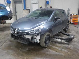 Sloopauto Renault Clio Clio IV (5R) Hatchback 0.9 Energy TCE 75 12V (H4B-408) [56kW]  (10-201=
8/03-2019) 2019