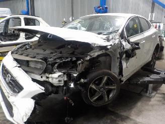 Vrakbiler auto Volvo V-40 V40 (MV) 1.6 D2 (D4162T) [84kW]  (03-2012/12-2016) 2013/0