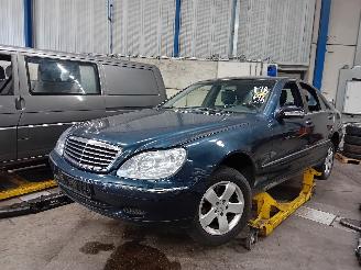Vrakbiler auto Mercedes S-klasse S (W220) Sedan 3.2 S-320 18V (M112.944) [165kW]  (10-1998/08-2005) 2000/12