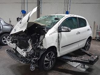 Uttjänta bilar auto Peugeot 108 108 Hatchback 1.0 12V (1KRFE(CFB)) [51kW]  (05-2014/...) 2014