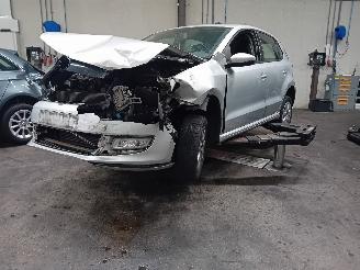 Vrakbiler auto Volkswagen Polo Polo V (6R) Hatchback 1.2 TDI 12V BlueMotion (CFWA(Euro 5)) [55kW]  (1=
0-2009/05-2014) 2012/2