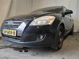 Auto incidentate Kia Cee d Cee'd Sporty Wagon (EDF) Combi 1.4 16V (G4FA) [80kW]  (09-2007/12-2012=
) 2008/6
