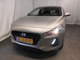 skadebil auto Hyundai I-30 i30 Wagon (PDEF5) Combi 1.0 T-GDI 12V (G3LC) [88kW]  (03-2017/...) 2018/2