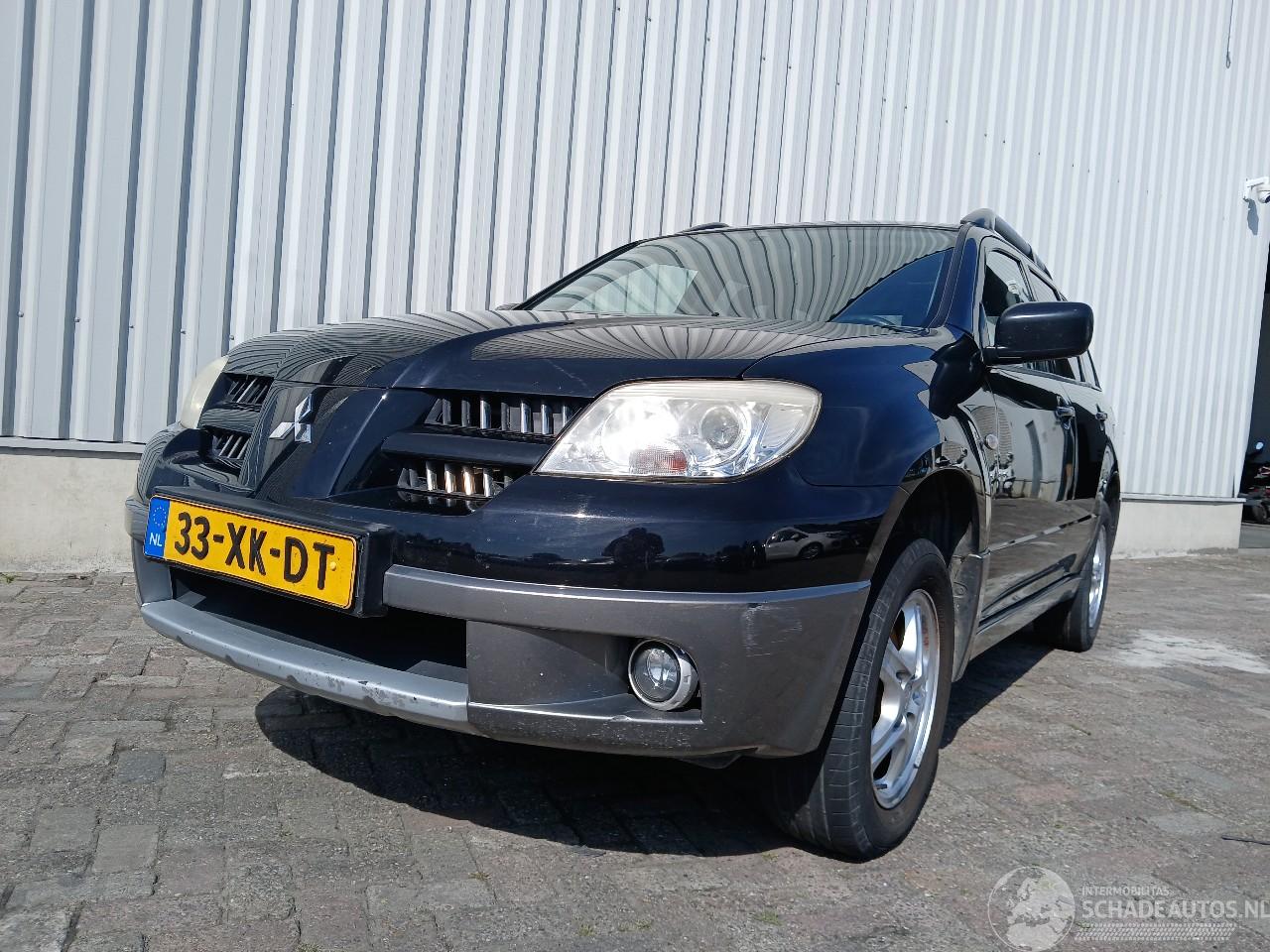 Mitsubishi Outlander Outlander (CU) SUV 2.0 16V 4x2 (4G63(16V)) [100kW]  (05-2003/10-2006)