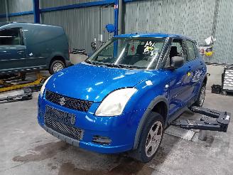 Coche siniestrado Suzuki Swift Swift (ZA/ZC/ZD1/2/3/9) Hatchback 1.3 VVT 16V (M13A VVT) [68kW]  (02-2=
005/09-2010) 2005