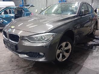 Vrakbiler auto BMW 3-serie 3 serie (F30) Sedan 320d 2.0 16V EfficientDynamicsEdition (N47-D20C) [=
120kW]  (11-2011/10-2018) 2012