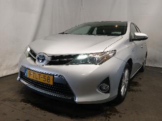 uszkodzony samochody osobowe Toyota Auris Auris (E18) Hatchback 5-drs 1.8 16V Hybrid (2ZRFXE) [100kW]  (10-2012/=
03-2019) 2014/4