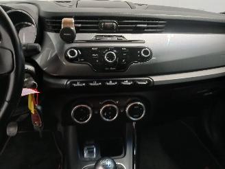 Alfa Romeo Giulietta Giulietta (940) Hatchback 1.4 TB 16V MultiAir (940.A.2000) [125kW]  (0=
4-2010/10-2018) picture 19