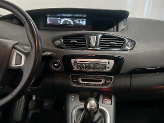 Renault Scenic Scénic III (JZ) MPV 1.2 16V TCe 115 Energy (H5F-400(H5F-A4)) [85kW] =
 (04-2012/09-2016) picture 16