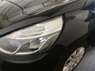 Renault Clio Clio IV Estate/Grandtour (7R) Combi 5-drs 1.5 Energy dCi 90 FAP (K9K-6=
08(K9K-B6)) [66kW]  (11-2012/08-2021) picture 23