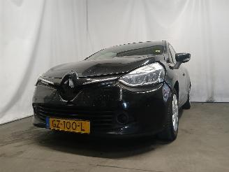 krockskadad bil auto Renault Clio Clio IV Estate/Grandtour (7R) Combi 5-drs 1.5 Energy dCi 90 FAP (K9K-6=
08(K9K-B6)) [66kW]  (11-2012/08-2021) 2015/5