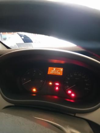 Opel Vivaro Vivaro Van 2.0 CDTI (M9R-786) [84kW]  (08-2006/07-2014) picture 2