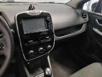 Renault Clio Clio IV (5R) Hatchback 5-drs 0.9 Energy TCE 90 12V (H4B-408(H4B-B4)) [=
66kW]  (11-2012/08-2021) picture 17