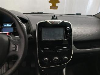 Renault Clio Clio IV (5R) Hatchback 5-drs 0.9 Energy TCE 90 12V (H4B-408(H4B-B4)) [=
66kW]  (11-2012/08-2021) picture 18