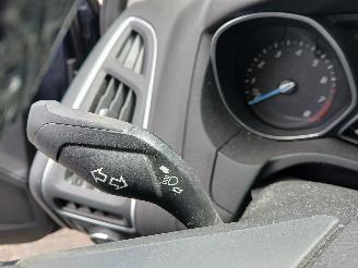 Ford Focus Focus 3 Wagon Combi 1.0 Ti-VCT EcoBoost 12V 125 (M1DA(Euro 5)) [92kW] =
 (02-2012/05-2018) picture 12