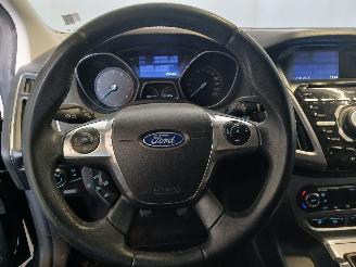 Ford Focus Focus 3 Wagon Combi 1.0 Ti-VCT EcoBoost 12V 125 (M1DA(Euro 5)) [92kW] =
 (02-2012/05-2018) picture 14