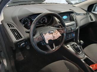 Ford Focus Focus 3 Wagon Combi 1.0 Ti-VCT EcoBoost 12V 125 (M1DD) [92kW]  (02-201=
2/05-2018) picture 13