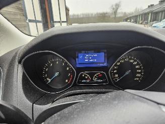 Ford Focus Focus 3 Wagon Combi 1.0 Ti-VCT EcoBoost 12V 125 (M1DA(Euro 5)) [92kW] =
 (02-2012/05-2018) picture 2